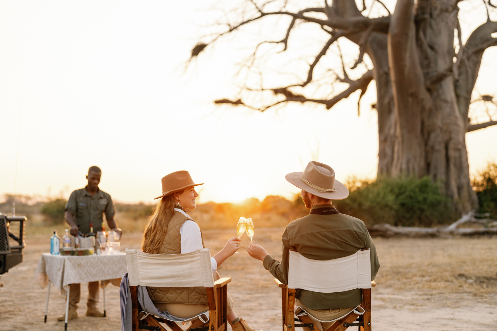 Sundowner_Baobab_Chinzombo_©_Oliver_Fly_Photography_21