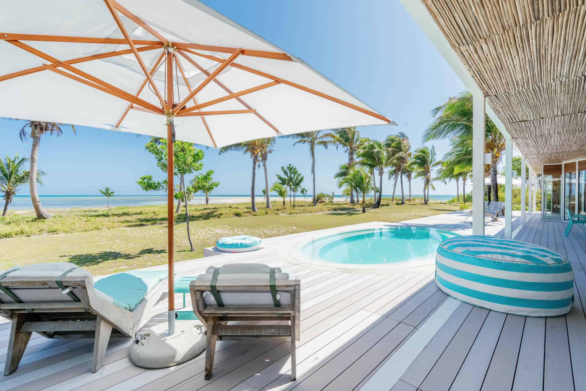 Miavana + Tsara Komba